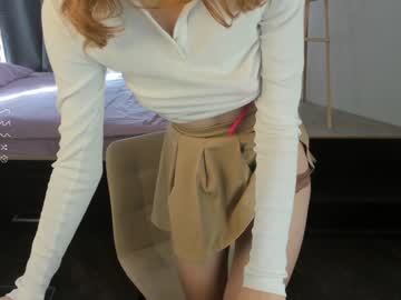 girl
        wowshumm cam image #2456963