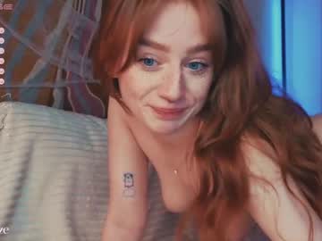 girl
        lizzy_blaze cam image #2576167