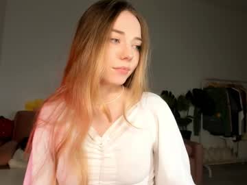 girl
        thisisamelia cam image #6304186