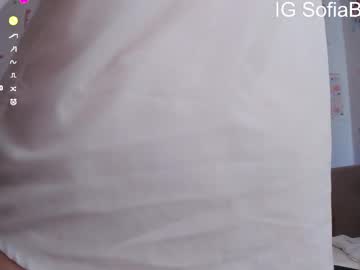 girl
        sofiabrookss cam image #6371714
