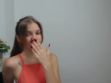 girl
        vivien_slender cam image #4405056