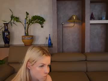 girl
        gladyshankins cam image #6436135