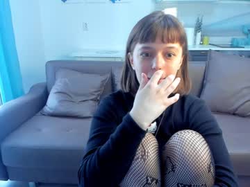 girl
        heathercarols cam image #1767643