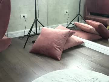 girl
        alexxiskye cam image #6940718