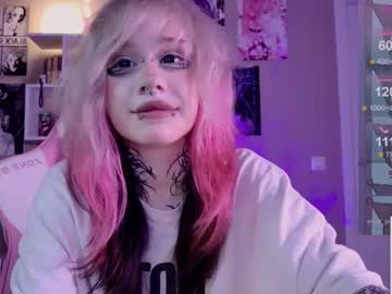 girl
        lollyshy__ cam image #6104013