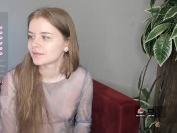 girl
        linettegrandon cam image #6193621