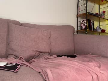 girl
        neondemon_ cam image #2879024