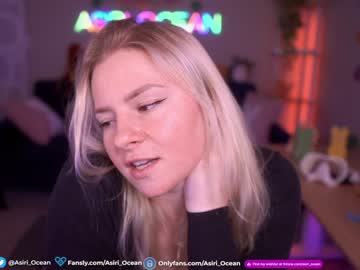 girl
        asiri_ocean cam image #3773070