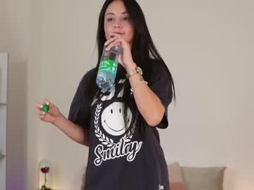 girl
        annie_dreams cam image #3631340
