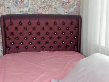 girl
        angelina_new cam image #2341607