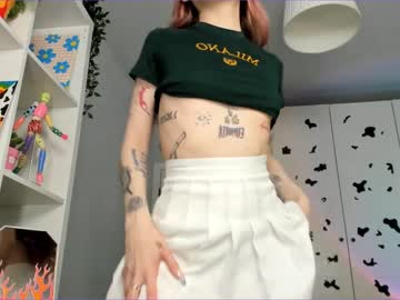 girl
        thisisamelia cam image #648351