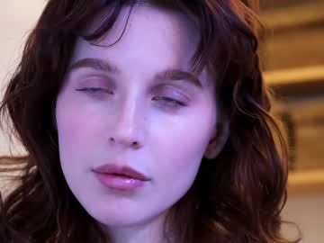girl
        ellaa91 cam image #5870116