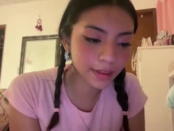 girl
        purpl3h4z3 cam image #5511518