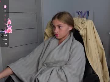 girl
        abby_laker cam image #5088082