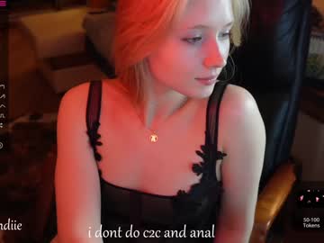 girl
        bestblondiiecb cam image #1132490