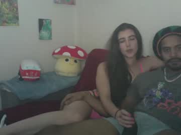 couple
        a_mariejuana69 cam image #2532314