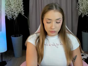 girl
        lori_blush cam image #4972506