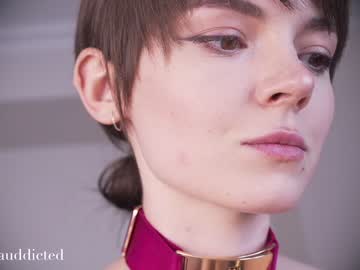 girl
        auddicted cam image #2018090