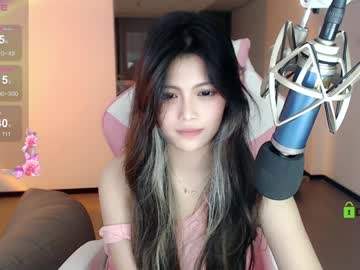 girl
        akina520 cam image #4945555