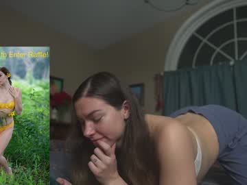 girl
        chroniclove cam image #6535524
