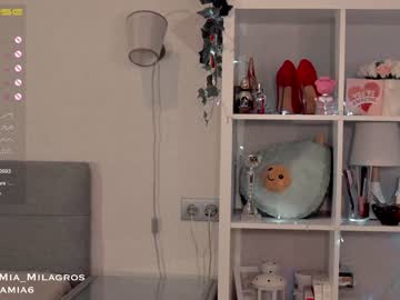 girl
        mia_milagros cam image #365130