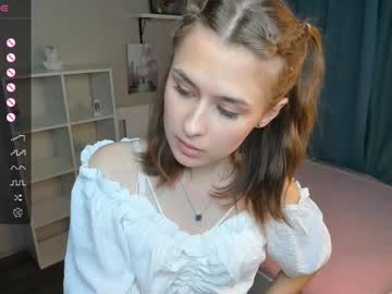 girl
        mauddenmon cam image #6996002
