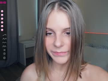 girl
        erline_may cam image #3772162