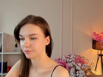 girl
        cwenbrayton cam image #6615410
