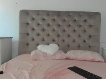 girl
        bella_halls cam image #2313545