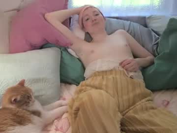 girl
        morethanwet cam image #4133800