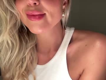 girl
        iiivy_ cam image #5034290