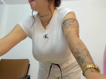 girl
        kim_velez cam image #4184585