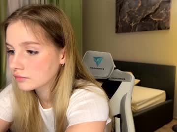 girl
        cute_siberian_girl cam image #88755