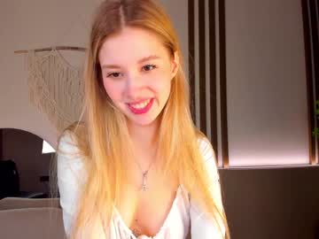 girl
        milablush cam image #3149397