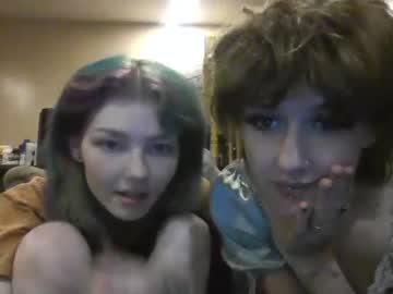 couple
        happyhourand69 cam image #1236140