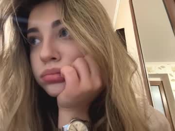 girl
        dawnbluett cam image #6568470