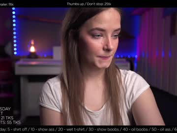 girl
        hermione_potter_couple cam image #893279