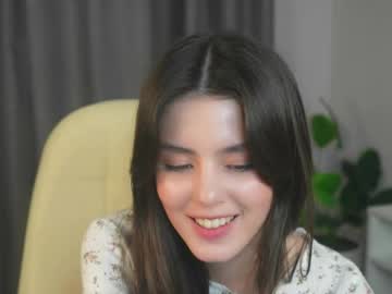 girl
        lucky_forme cam image #6266383