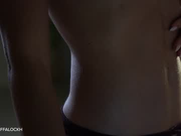 girl
        tifalock_ cam image #3100602