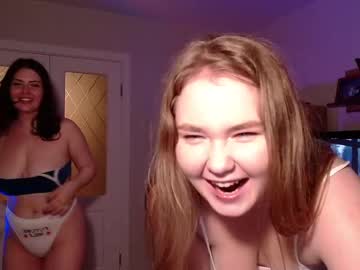 girl
        nextdoor_universe cam image #2396792