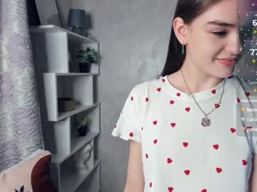 girl
        jinny_garland cam image #5655563
