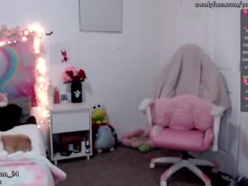 girl
        lilpocketcleo cam image #424514