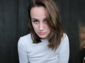 girl
        _shybully_ cam image #2730261