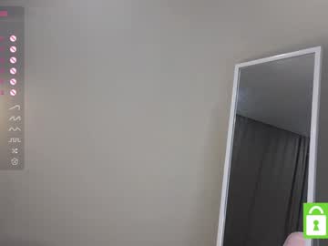 girl
        taitfollin cam image #4599987