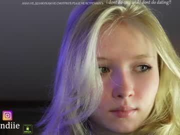 girl
        bestblondiiecb cam image #1462438