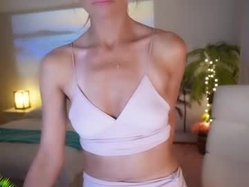 girl
        amyvalentine cam image #4359404