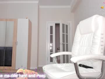 girl
        jee__son cam image #2901629