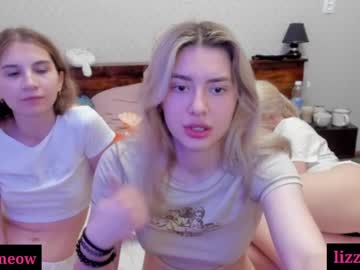 couple Nude Cam Girls Playing Games with lovely_kira_kira