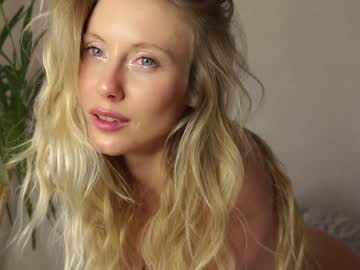 girl
        my_lina cam image #4124212