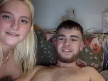 couple
        cumlovingsluts cam image #3517109